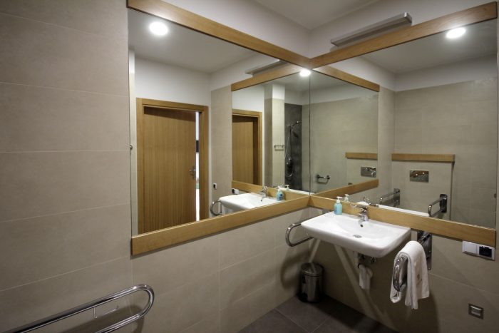 Projekt wnętrza hotelu - łazienka - Mezowo